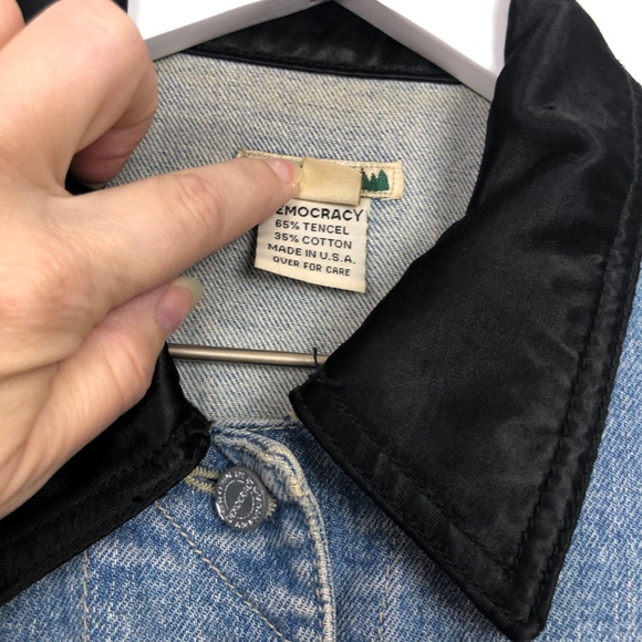 Democracy Denim Jean Vest - Picture 4 of 8